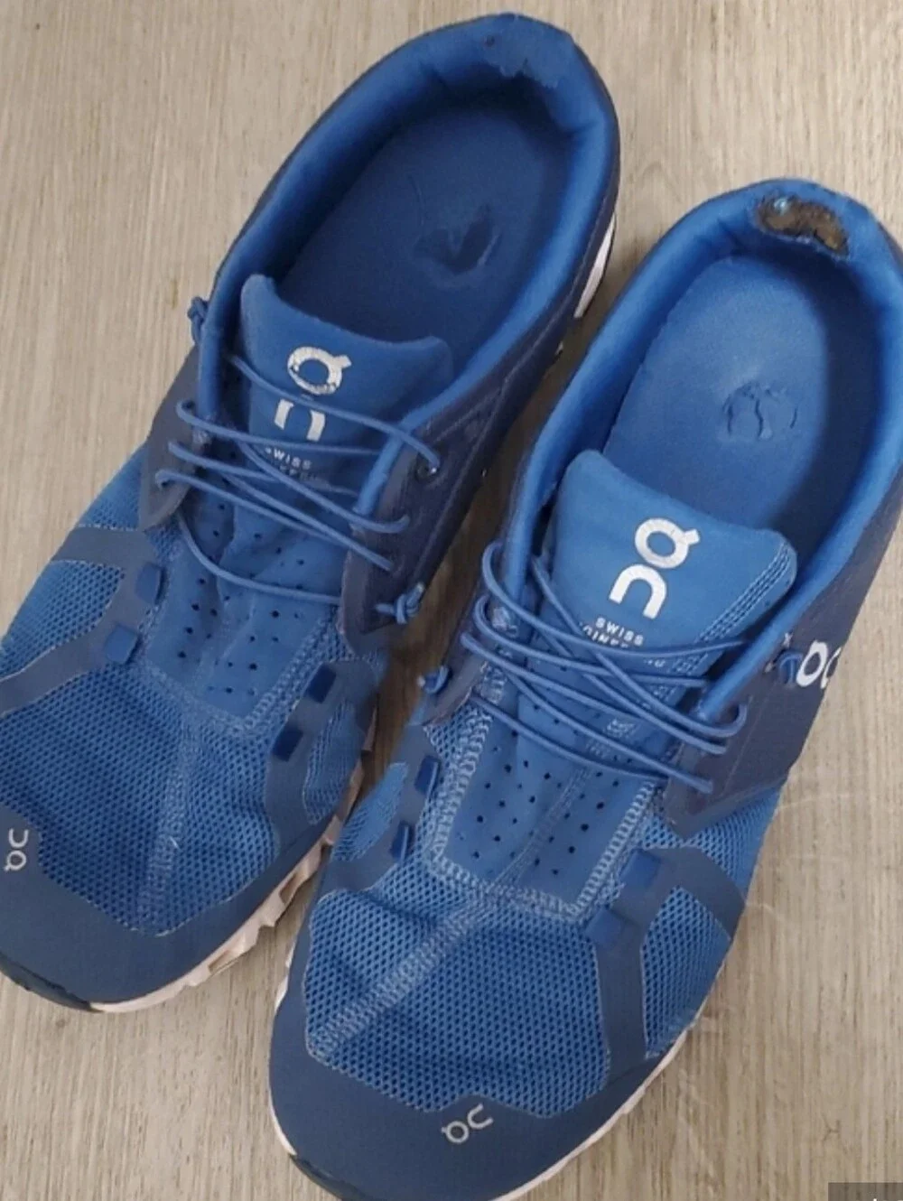 On Running Men's Athletic Shoes - Blue and White Swiss Engineered Size 9.5